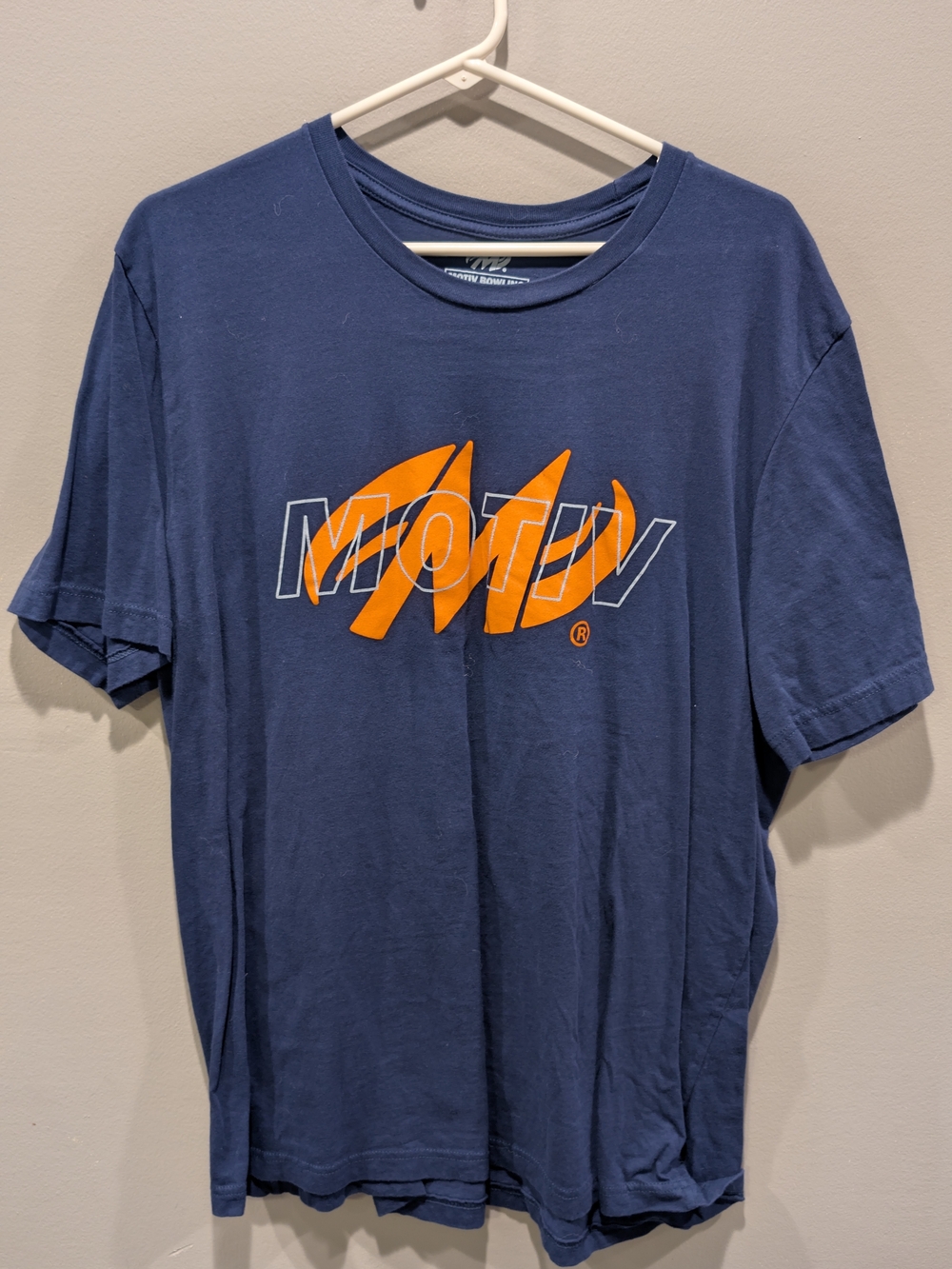 Men's 2x Motiv Navy Short-Sleeve Tee with Bold Orange Logo